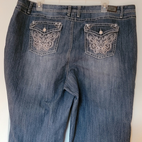 Plus Size Denim Capris - Size 24W - Picture 2 of 5